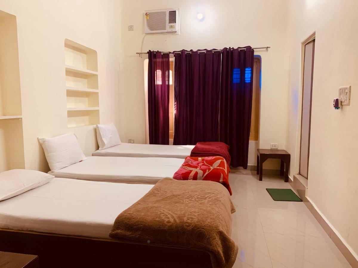 Travo Tales Varanasi Albergue Exterior foto