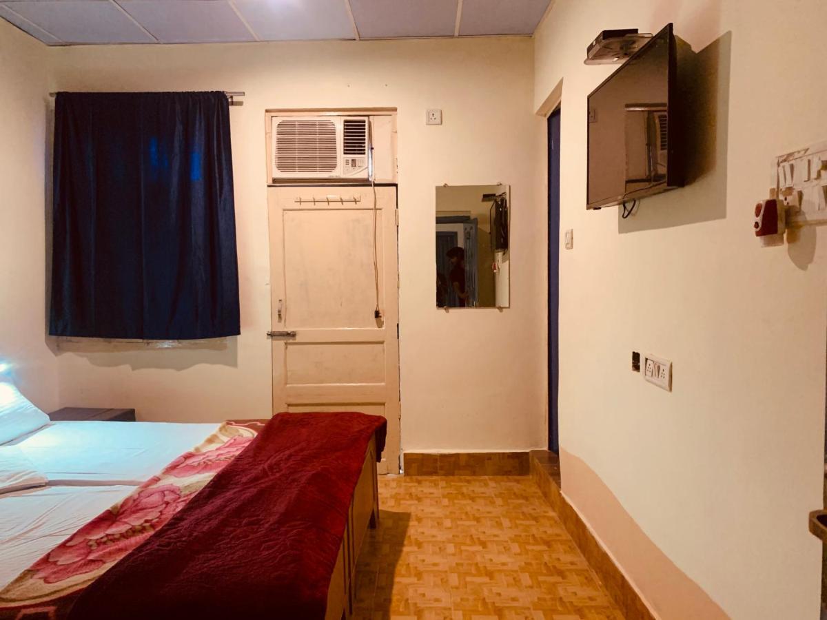 Travo Tales Varanasi Albergue Exterior foto