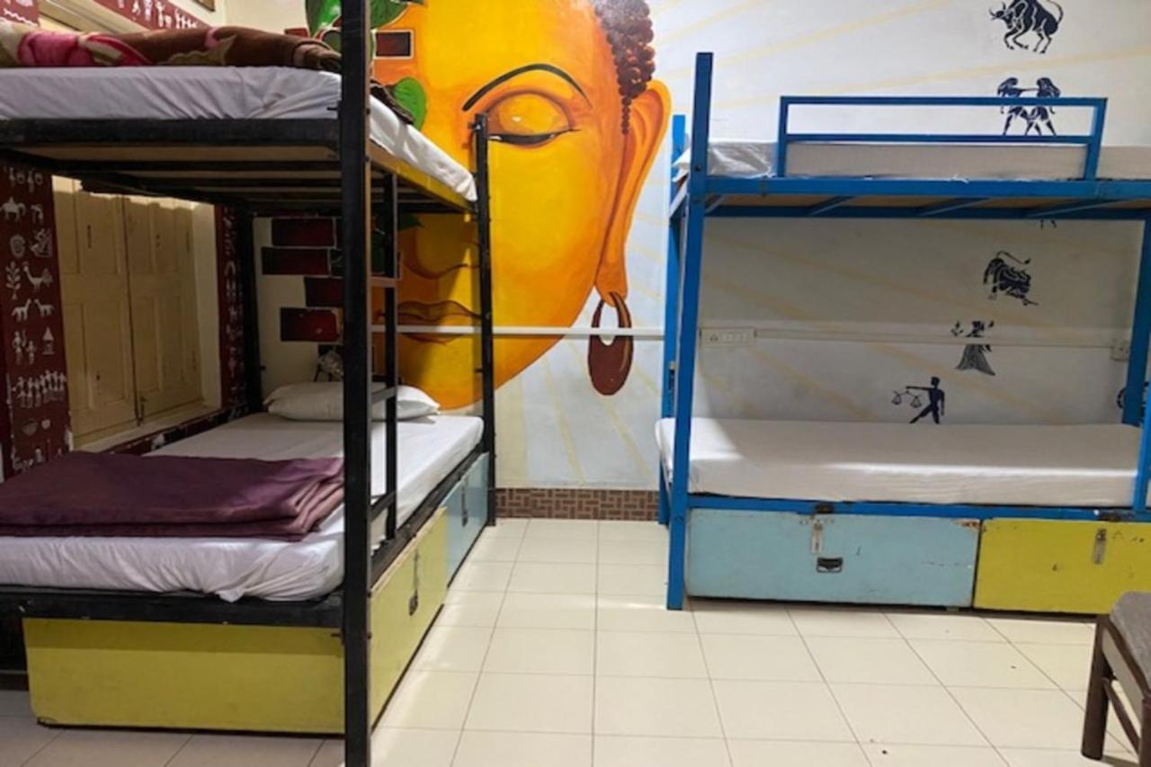 Travo Tales Varanasi Albergue Exterior foto