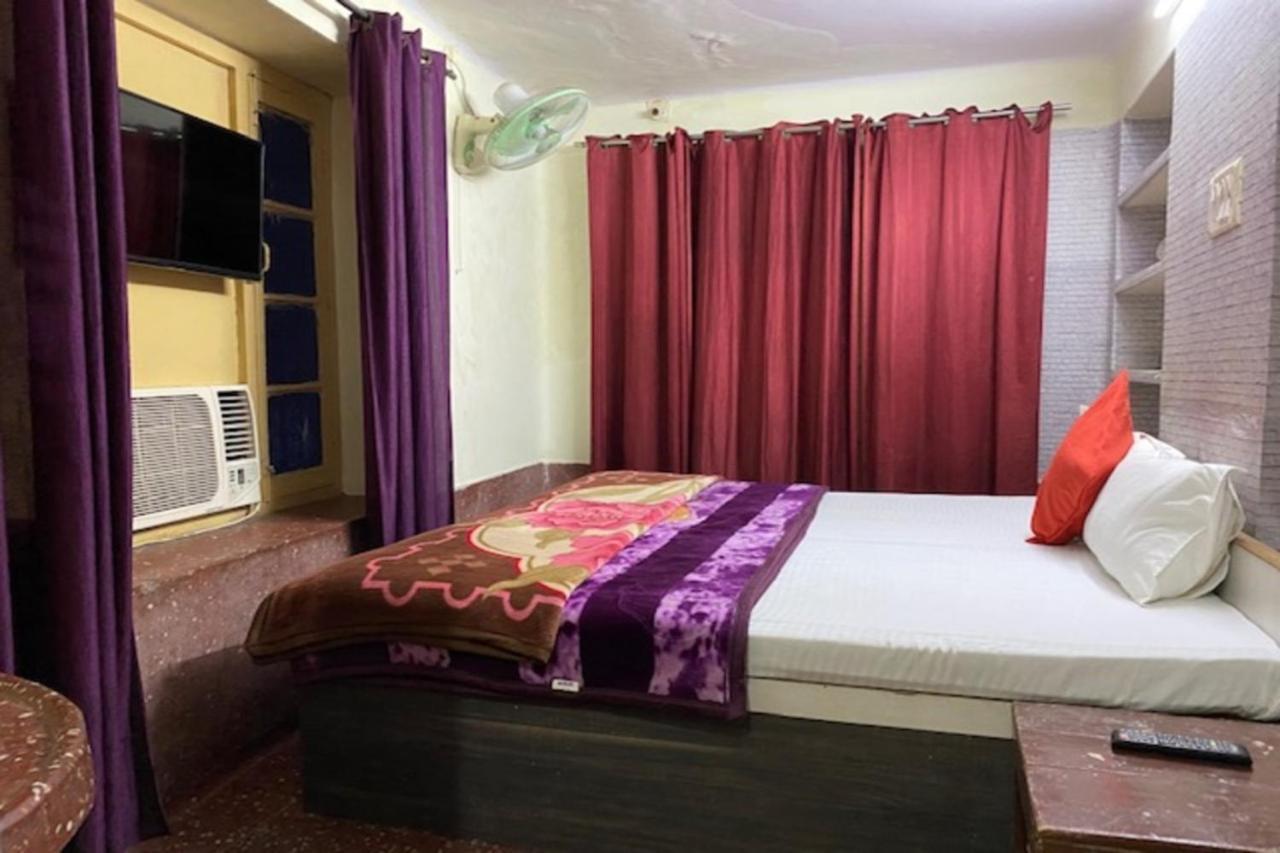Travo Tales Varanasi Albergue Exterior foto