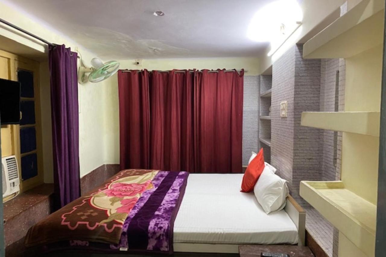 Travo Tales Varanasi Albergue Exterior foto