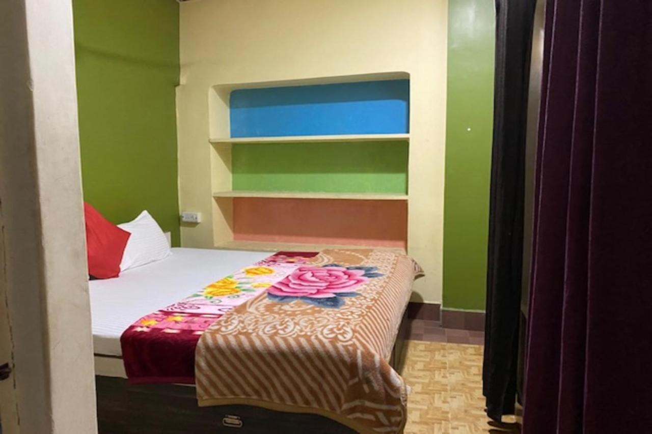 Travo Tales Varanasi Albergue Exterior foto